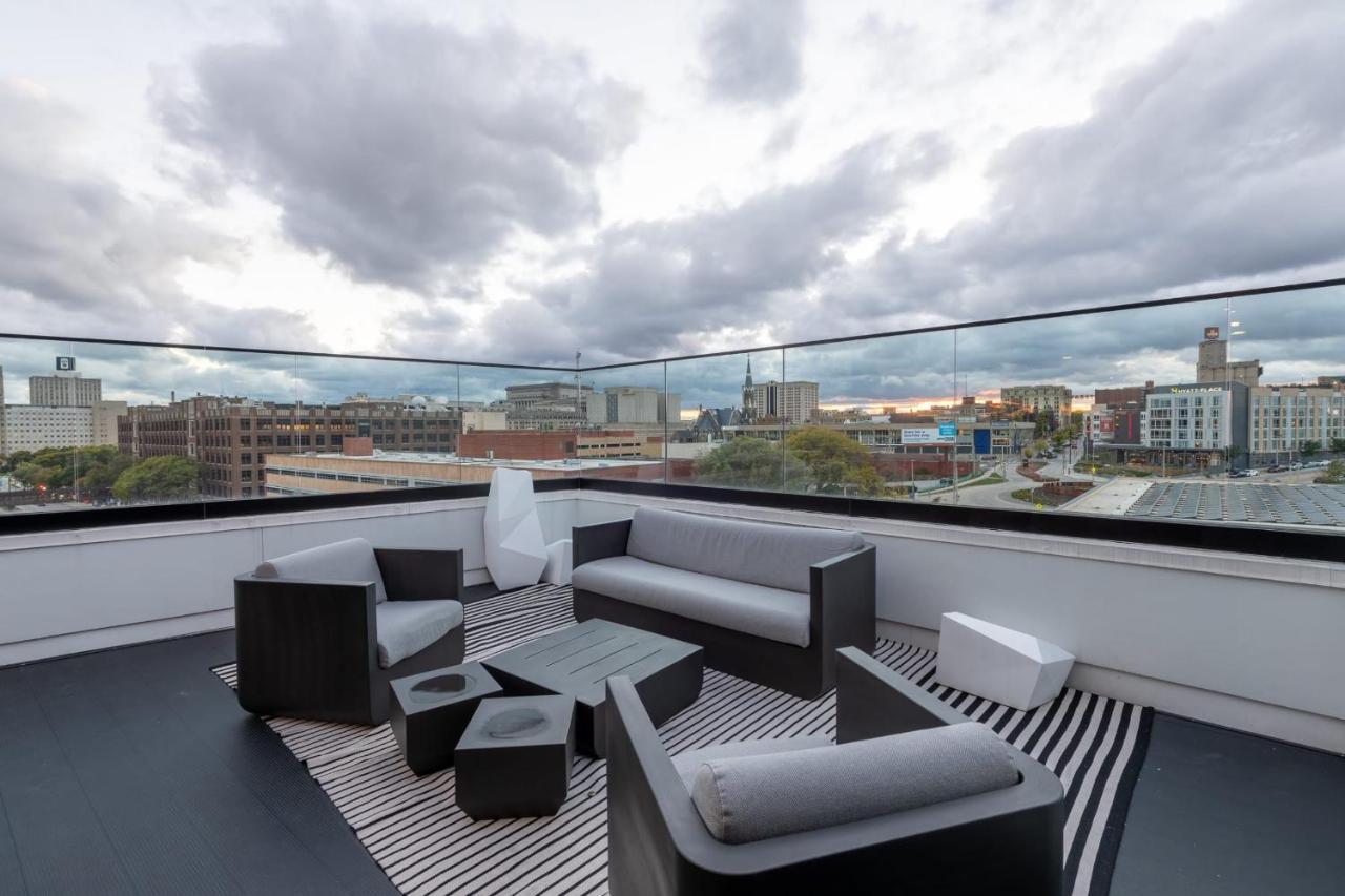 Modern 1Br Apt With Skywalk To Fiserv, Rooftop, And Parking Milwaukee Dış mekan fotoğraf