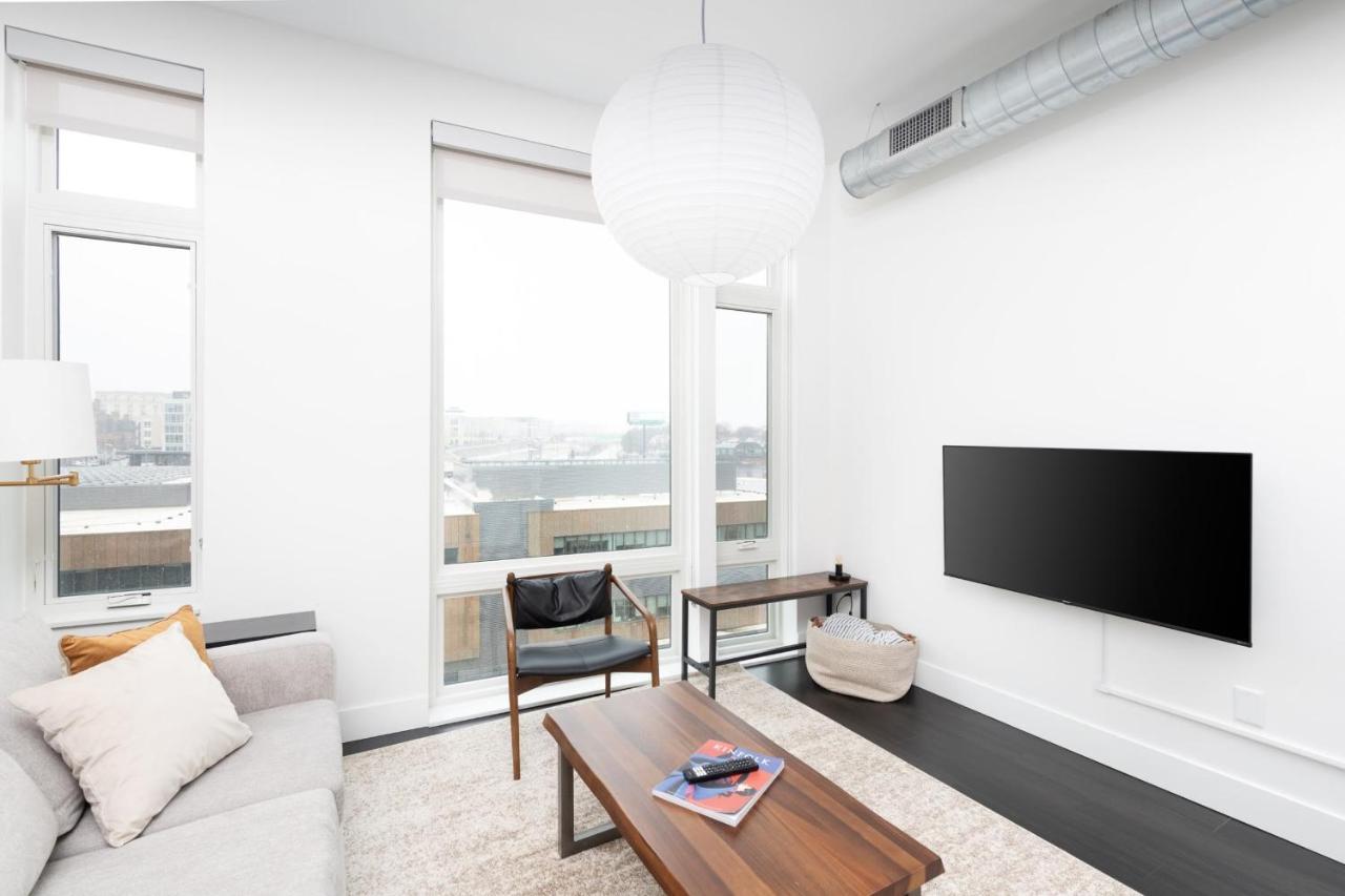 Modern 1Br Apt With Skywalk To Fiserv, Rooftop, And Parking Milwaukee Dış mekan fotoğraf